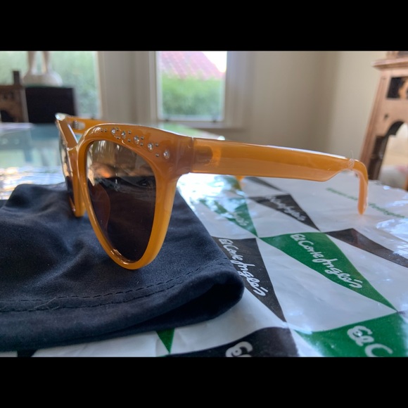 Caramel color Sunglasses - Picture 3 of 6